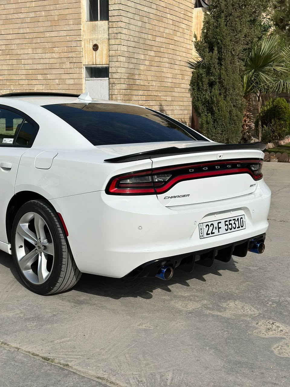 جارجر 2018. SXT.  بلاص فول الفول داخل ابيض  ماشي 100.. ميل كفاله عامه حته دعاميات. فقط 10 سانتيم بارد   للسعر ولاستفسار ***********  بيع سريع..  مكلف بل نشر
