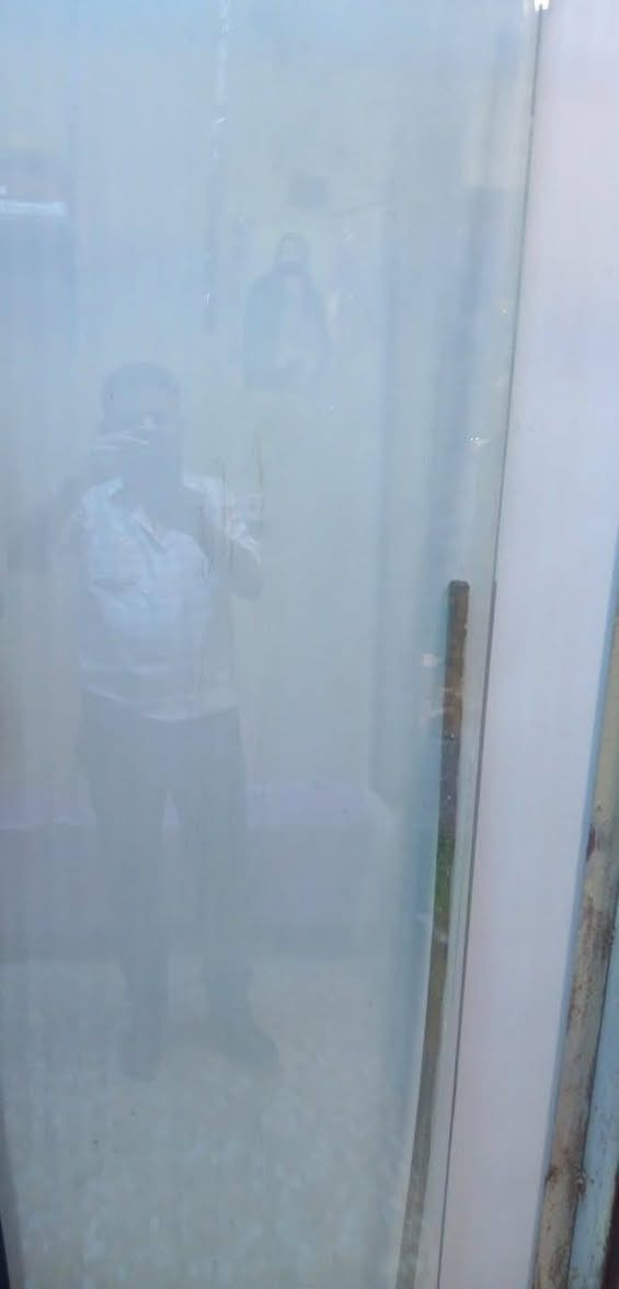 جامه للبيع الارتفاع مترين و35وعرض مترو5 سم سوق العبيدي رقَم *********** سعره ١٠٠
