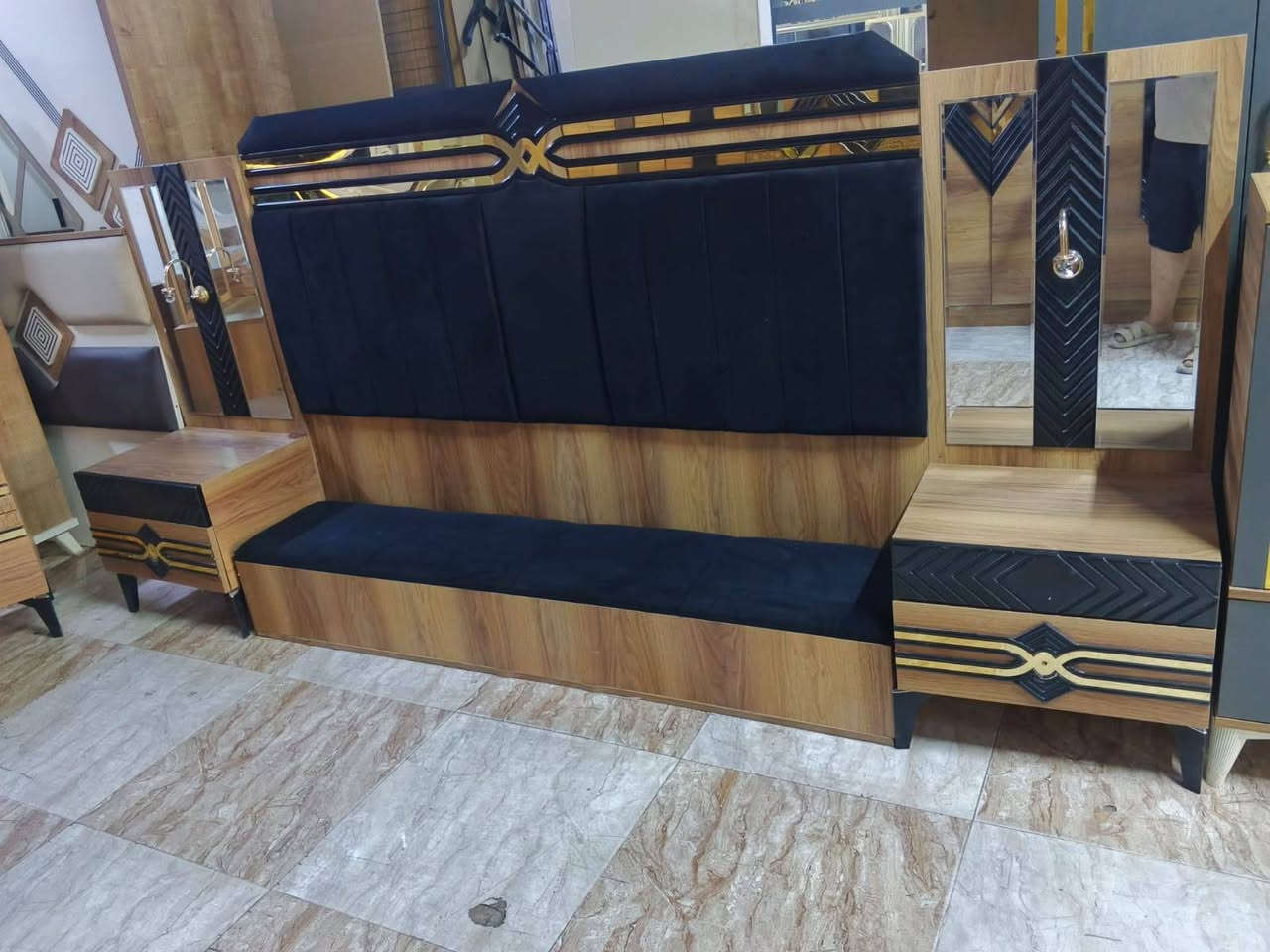 غرفة 8 ابواب 9 قطع 
للاستفسار ***********
