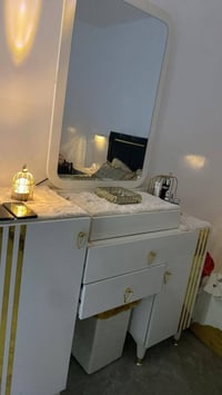 غرفة نوم • مستعمل • بدون دوشك