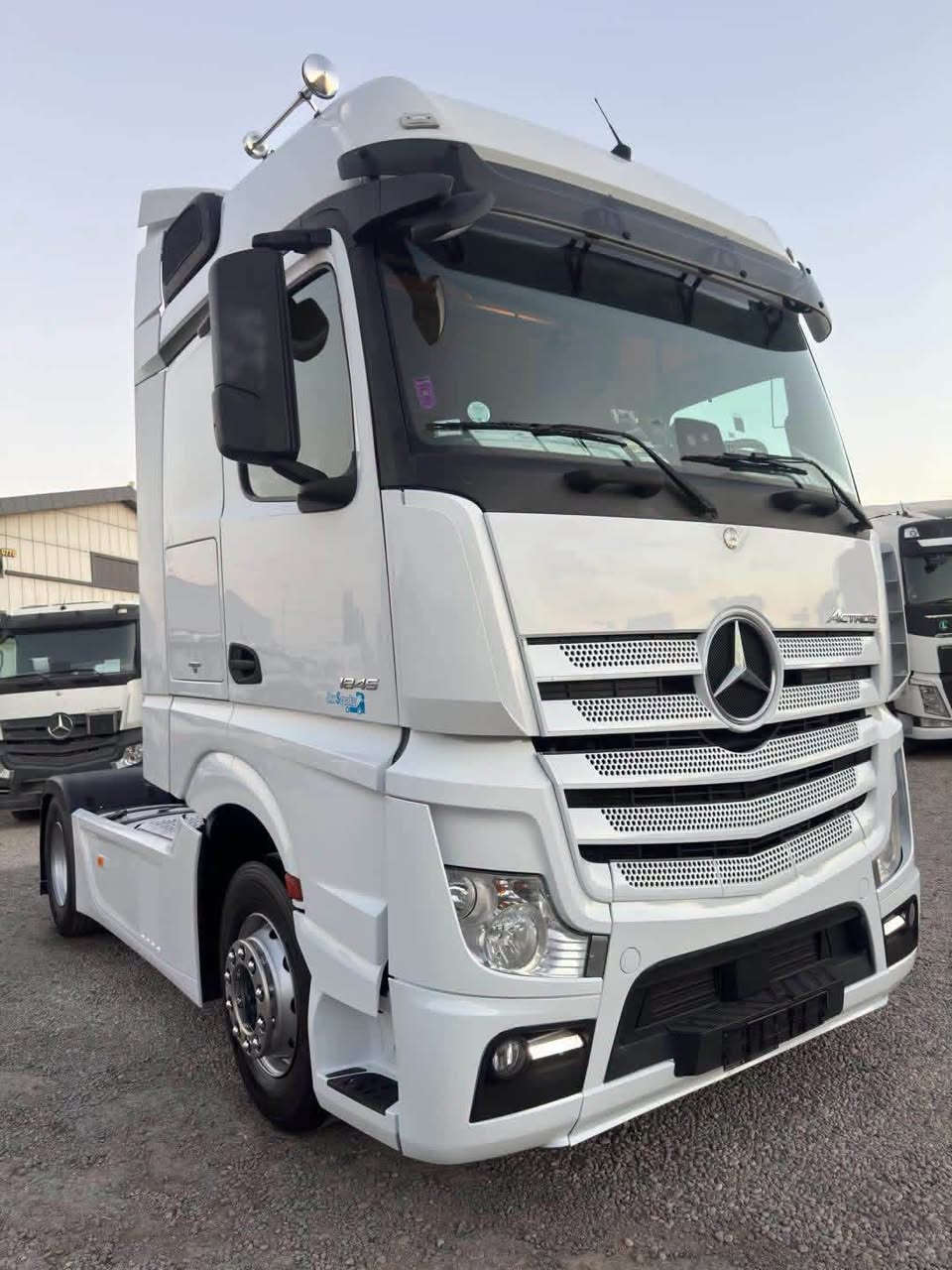 نـــوع:ACTROS 
MB4 سقف وسط 
مـوديل: 2018

حـجـم :1845 -MB4

مـواصـفـات:  تبريد  هاف 

صلاجه كاميره حساس 

كاسحه سبايدر هورن 

 دبل منامي دبل تانكي 

گـيـر: ئو تو ماتيك 

كـاتـي : دخول جديد
 

العـنـوان:اربيل
***********
***********
