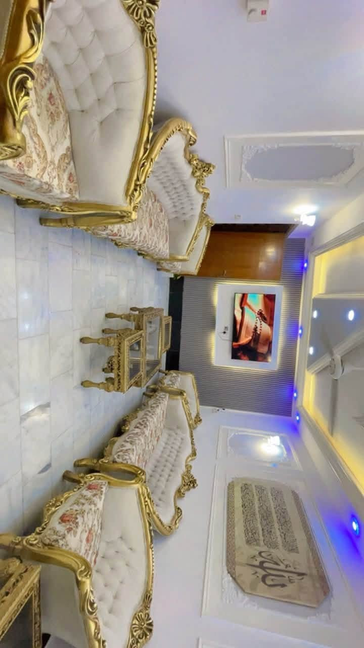 تخم مصري البيع الوان حليبي
4 طبلت 1 كبيره 
سعر مليون بي مجال
*********** 
عنوان بغداد الزعفرانيه
