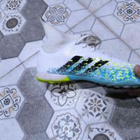 حذاء رياضي • محبب ڤيتنامية • قياس ٣٩