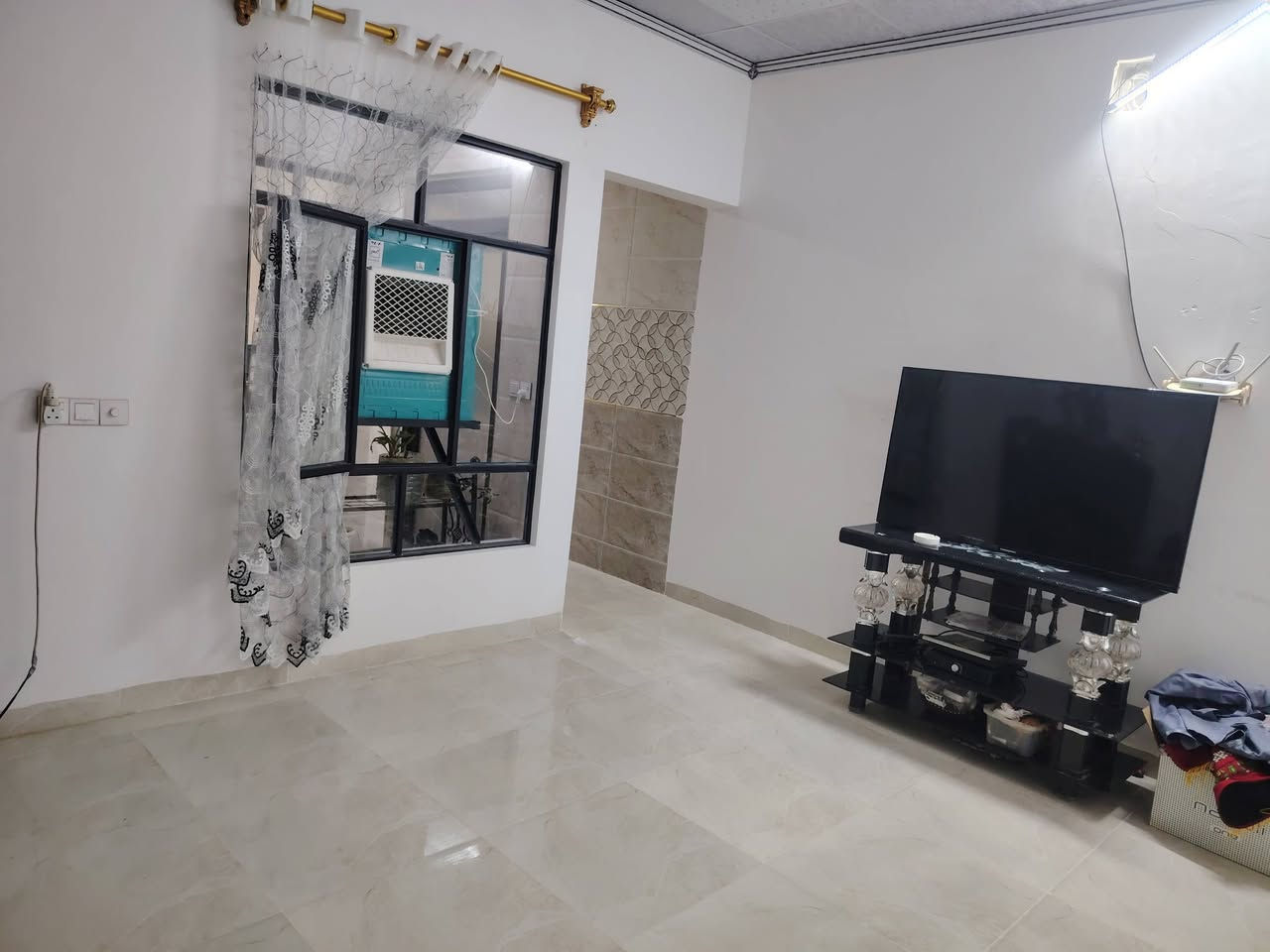 الدار للبيع 100متر واجهة 5 عمق 20 
طابق ونصف
منطقة قولان تبة الاولئ قرب مسجد البتول
السعر 75 بي مجال
 استفسار اكثر اتصل  ***********
