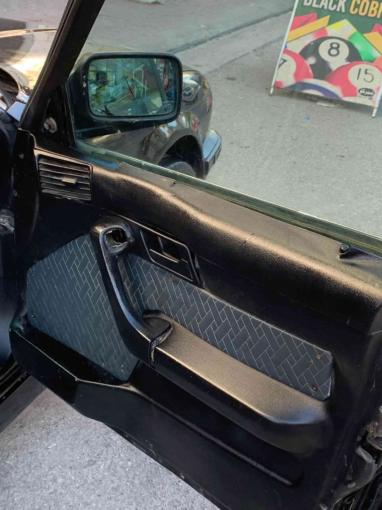 ئه م سه ياره يه بؤ فرؤشتن ٥٢٥گئر حاديي مه كينه كه بس سه ياره كه زؤر توونوو تؤله كامل كاره باي مه زبووته سلايت ئيشه كات بئ ته قه و ره قه يه گئروو مه كينه ي به شه رت هه لمي نه بيت زؤر توونوو تؤله بئ ده حموو لئدراوي ٤رتايه و ويلي تازه ي له سه ره  تئبيني ئارمه ئارمي ون بوه به لام وه كاله ي له گه له به شه رت سعري ٢٢مه عامه له يه كي دؤستانه له سليمانيم ***********
