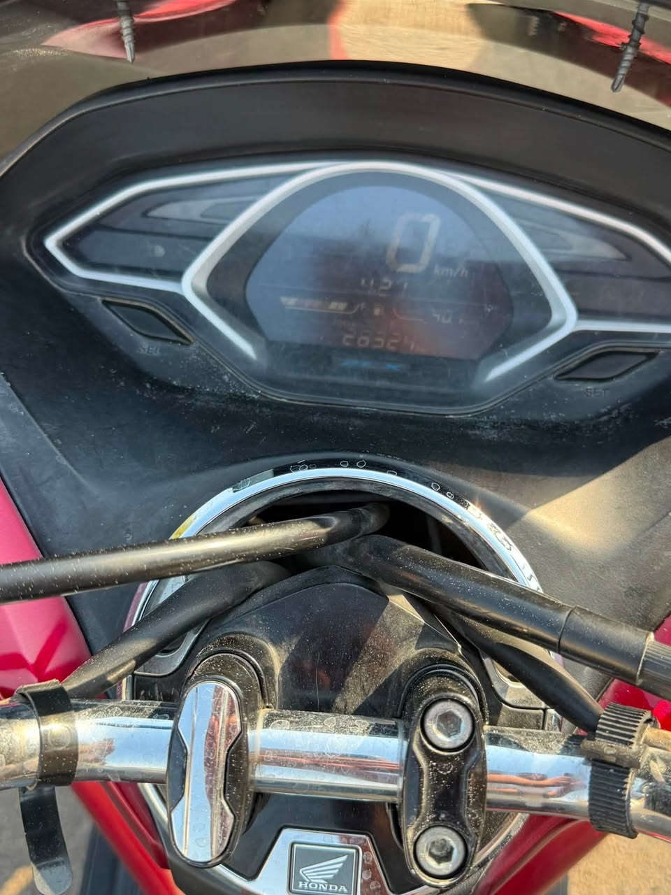 للبيع دراجه pcx جيل الثالث مرقم 11 بغداد رقم مميز  بس خافي منه رقمين دراجه جديده بمعنى الكلمه دراجه يابانيه JF جديده شوفت عينك ماشيه 28 الف حقيقي ( حساس ازدحام ( A ) + حساس ستان صفح ) دراجه ولا غلطه يعني تجي تفوله او تطلع محافظة بيه سعر ( 35 ) ورقه موقع الدراجه بغداد سوق الصدرية للتواصل *********** المو شراي ليتعب روح ويتعبني ويا
