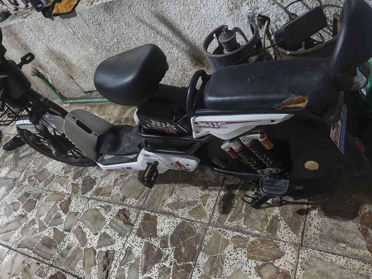 السلام عليكم دراجه شحن مستعمله بطاريات ضعيفةالسعر275رقم***********
