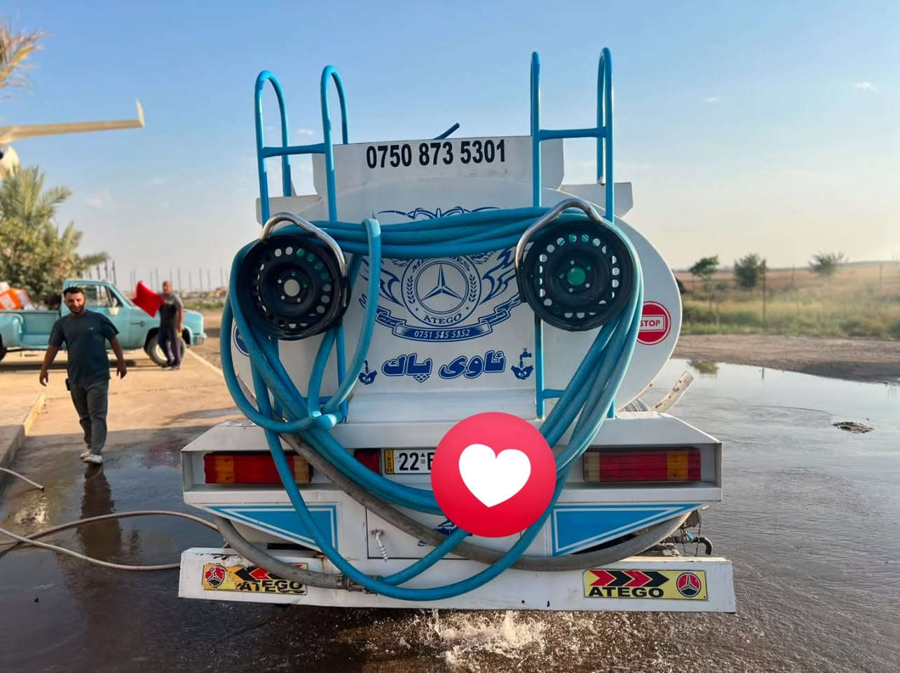 للبيع سيارة تنكر اتيكو موديل 2012 , سعة 8000 لتر ، مواصفاته 6برغي 4سلندرقياس 816 ومكفولة من الضربات والعيوب ، السنوية والرقم جديد ، للاتصال ***********
