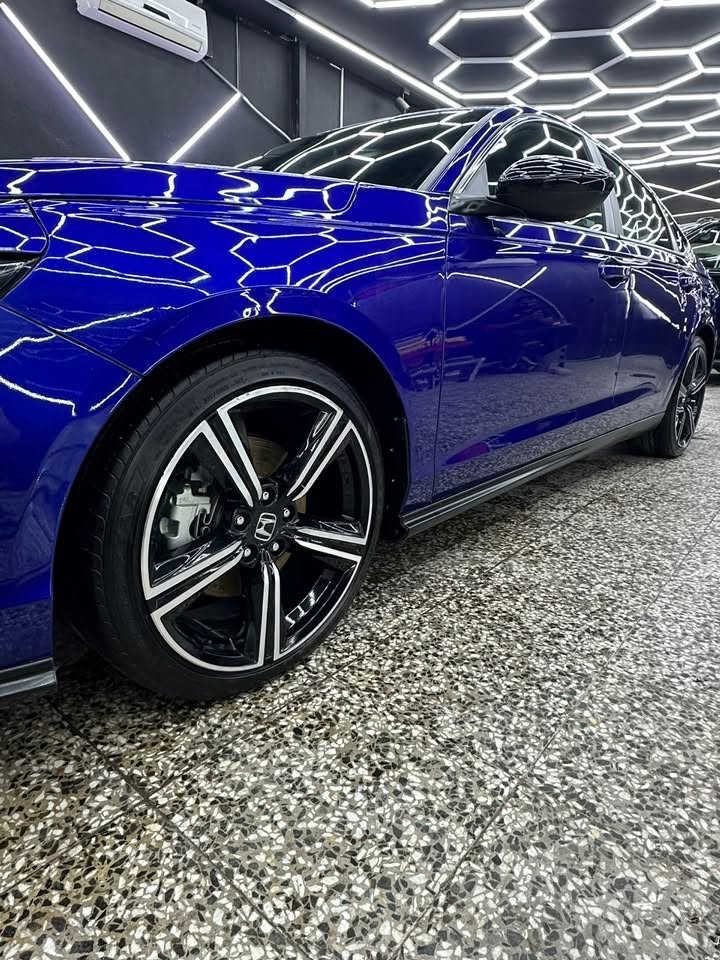 السلام عليكم هوندا اكورد 2025 سبورت وارد امريكي
Honda accord hybrid sport2025  2.0

       حجم المكينه : 2000 هايبرد

الضرر  :  حافت البنيد وخشم الجاملغ

تعديل خشم الشاصي شي بسيط

المسافه المقطوعه : 18 مايل

#مواصفات

1. مكينه 2000

2 شاشة

3.فتحه

4. كامرا

5. كشن السايق كهرباء  

6. رادارات 360 

7. تحديد مسار

8. شفتات بالاستيرن

9. هندبريك بصمه

10.لايتات زنون  

11. نظام ايكو + سبورت  

12.جنح خلفي بلادي 

13.لايتات لد + بكلايت لد

14.ويل كب

15.بصمة ابواب

#السعر 177 وبيه مجال 

 

تفاصيل اكثر هذا ***********‬

متواجد واتساب

ملاحضة صور الحادث والسونار موجود بالمنشور
