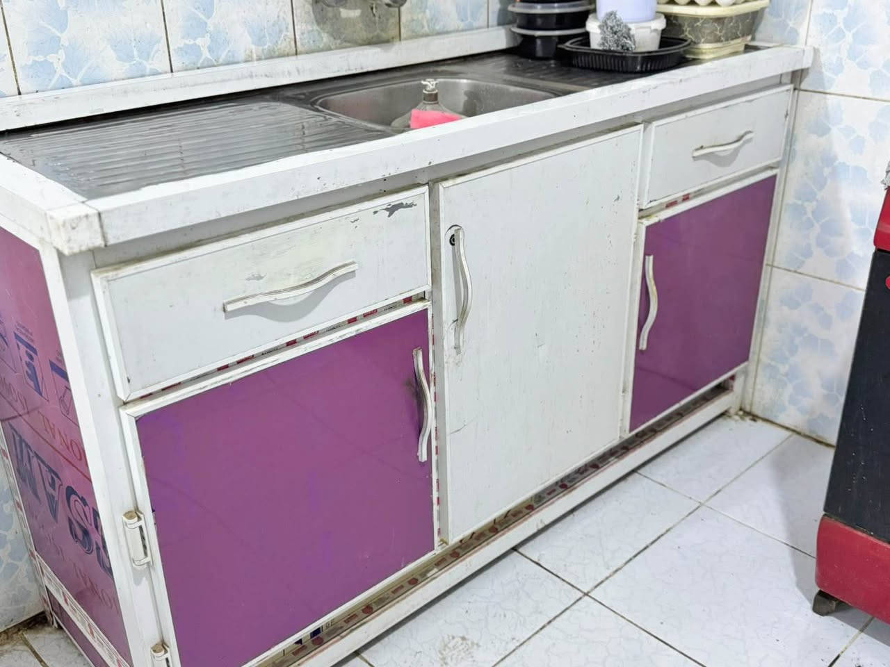 كاونتر وملحق + كاونتر مع سنك للبيع 
نظيف مستعجلين ع بيعته
مابي اي ضرر
طول السنك متر ونص تقريبا سم وطول الكاونتر مترتين ونص تقريبا
سعره ٤٠٠ وبي مجال 
المكان حي الوحده قريب بسمايه 
للاستفسار الاتصال بهذا الرقم وبي واتس اب 
***********
الخاص مهمل فقط الاستفسار على الرقم بغداد, العراق
