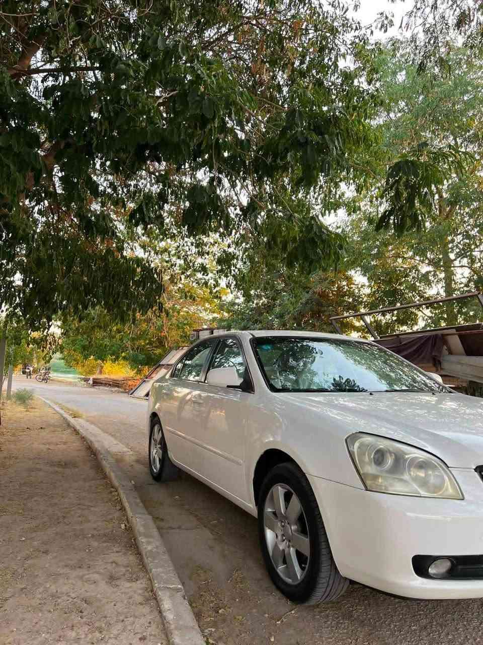 السلام عليكم كيا أوبتيما موديل ٢٠٠٦ بابل إنكليزي بسمي وارد امريكي خمس تجاوي داخل بيجي كأمره تحكم ويل كب التبريدثلج ستوني مكمله جديد حادث جاملغ امامي وصلح نفسه وبيه دواير تصليح وصبغ السعر ٩٥  رقم ***********

