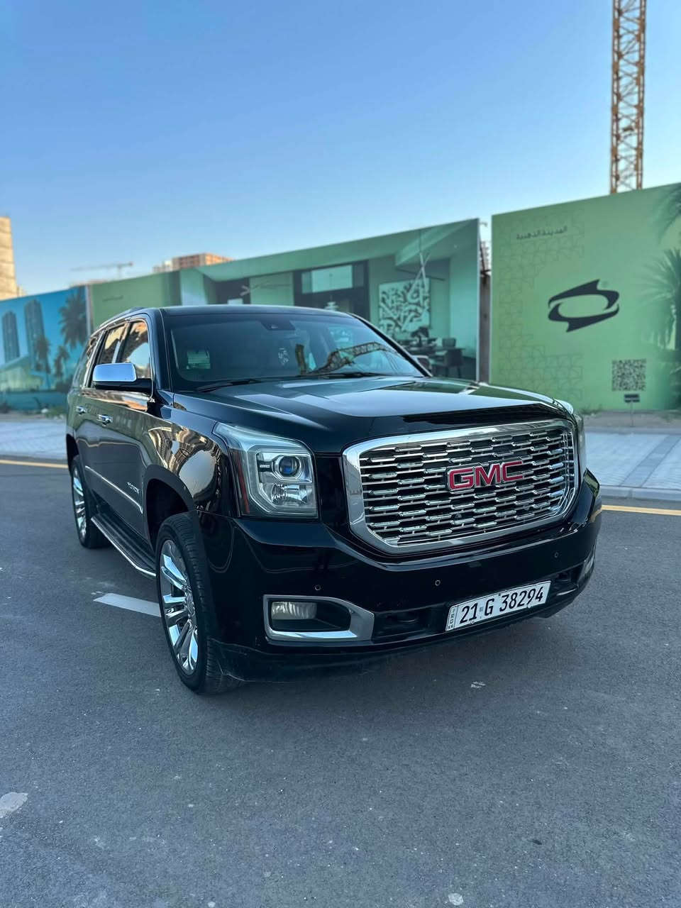 - يوكن ( SLT ) فول أعلى مواصفات المحرك المرغوب 5300
موديل :   2016
الون:       اسود🖤 
العداد: 160 حقيقي
الفئة : SLT

/حجم المحرك    ٨  سلندر  5300
/ فتحه
/ بصمه تشغيل + بصمة ابواب
/ رادار امامي مانع اصطدام 
/ رادار خلفي
/ رادارت جانبيه ( نقطه عمياء)
/ كشن السائق هزاز  للتنبيه ( مربوط مع الرادار)
/ كامراة دواره مع الاستيرن اصليه
/ كشنات جلد 
/ كشنات اماميه كهرباء
/كشنات خلفيه كهرباء
/ كشن السائق خزن ميوري 
/كشنات خلفيه متصله
/ كشنات تدفئه + تبريد 
/ باب خلفي كهرباء
/ استيرن كهرباء
/مرايات جانبيه كهربائيه ( شفط) + تعتيم 
/ فول تحكم استيرن جهتين + ستيرن تدفئة + ستيرن كهرباء
/حساسات امامي  خلفي
/ فور ويل 
/ لايت زنون
/ لايت وبك لايت ليد (LED)
/شاشه اماميه كبيره 
/شاشه عرض خلفيه
/ كشنات 7 راكب كهربائي 
/ تشغيل عن بعد 
/ تبريد مركزي ثلاث قطع
/ تحكم للتبريد الخلفي منفصل
/ منفذ كهرباء للعربه الخلفيه
/ سستم صوت اعلى فئه (BOSE)
/ نظام مكابح للعربه الخلفيه
/ نظام صعود مرتفعات
/ نظام سحب مقطورة 
/ نظام تحديد مسار ( نظام خطوط الشارع)
/ نظام معرفة ضغط الاطارات
/ انظمة مكابح
/ نظام تزحلق 
/ نظام توازن للطرق الوعره 
/ بصمه عدد
/ اسبيرها منازل 
تخم تاير جديد سيارة جديدة وتخبل وبلعافية على الياخذها 
وبقية المواصفات المعروفه السياره رقم سليمانيه بسمي 
السعر: 310 
للاستفسار ***********
