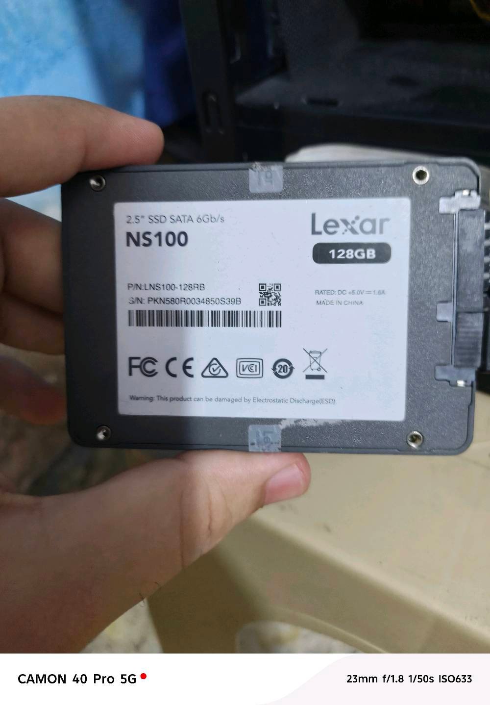 السلام عليكم PC GAMING للالعاب المتوسطه والقويه على اعدادات منخفضه 
‏مواصفات ال PC:
‏CPU : I5 3570
‏RAM : 8 DDR3
‏GPU : GTX 1050 TI 4GB MSI
‏PSU : 600W
‏STORAGE : SSD 120GB Lexar + SSD 240GB Kingston + HDD 500GB + HDD 230
‏يعني اربع هاردات 2 SSD و 2 HDD
‏
‏الملحقات:
‏شاشة LG حجم 19 75Hz
‏ماوس كيمنك RGB
‏ماوس باد Battelfeild
‏وكيبورد كيمنك RGB
‏UPS 850 Tiger بحاله ممتازه استخدام بسيط
‏السعر 375 وبي مجال حك الجيه للتواصل ***********
‏الاستفسار عن باقي التفاصيل واتساب على الرقم اذا تريد اصورلك الالعاب واداء الجهاز
‏والي ما يعرف الاسعار لا يجي يعلق ويقطع ارزاق العالم 
‏ابحث على اسعار القطع وتعال سولف 
‏ملاحظه / ما عـــنـــدي توصــــيــــل