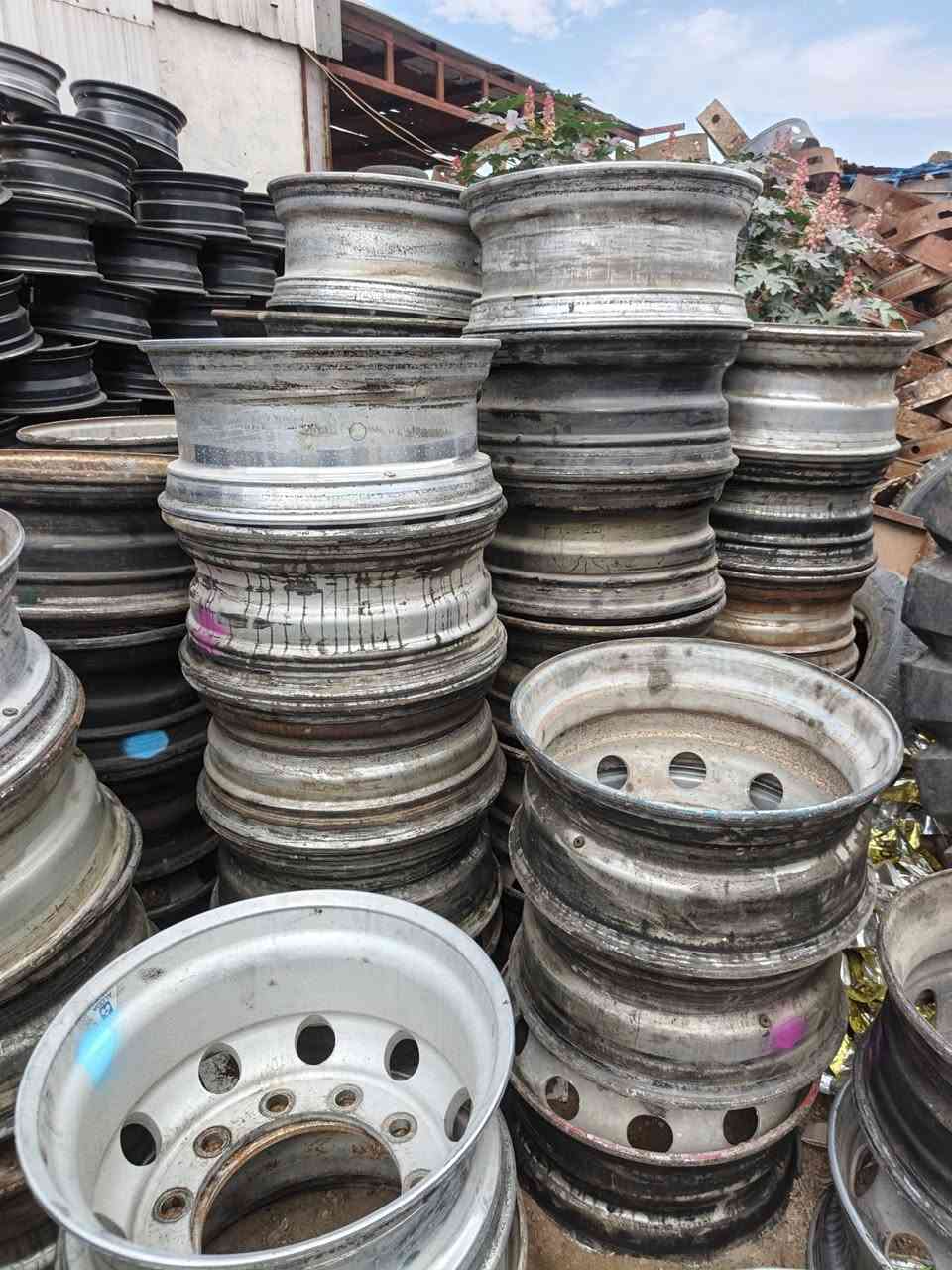 السلام عليكم تم وصول إطارات مختلف الأحجام العنوان بغداد طريق النهروان قرب القريه النفطية ***********
