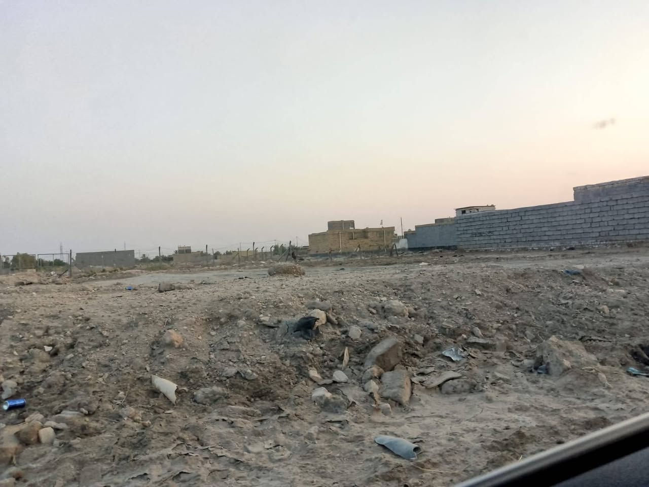 لسلام عليكم ورحمة الله وبركاته  
قطعه زراعي المساحه 650 متر 
كافة الخدمات متوفره الناصريه خلف محطة القطار العكر الشرقي قرب عميد موسى 
السعر المطلوب  ٢٢ وبيه  مجال  مستعجل على بيعها  رقم صاحب الكاع *********** 
انا مكلف بنشر    اتصل وتدلل
