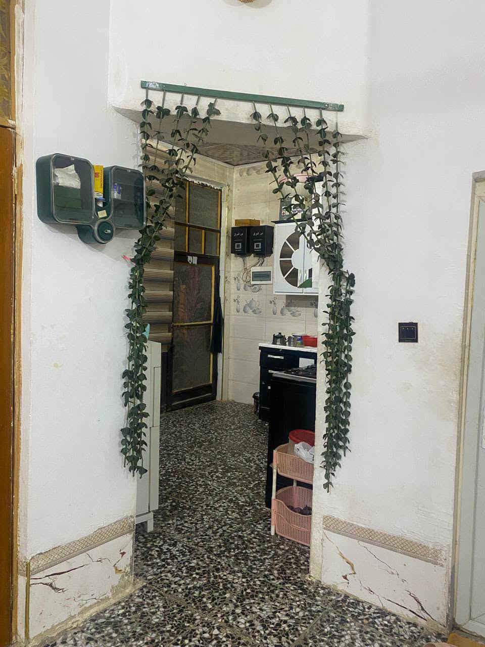 بيت للبيع 120 متر طابو زراعي سند 25 قرار محكمة مشمول بالتطويب ومرقم من البلدية اساس وسقف كونكريت البناء طابوق بناء جناي جديد درجة اولى يحتوي البيت على غرفتين ومطبخ وصالة واستقبال وتخاريج داخلية خارجية وبيتونة كبيرة احدى الغرف غرفة سويت الموقع خلف مجمع الشبيلي مباشرة طريق البيت دخول وخروج على مجمع الشبيلي السعر 45 مليون وقابل للتفاوض للأستفسار واتساب ***********

مكتب الموسوي للوسائط العقارية مستعدون لأستقبال عروضكم التجارية والزراعية والسكنية بيع وشراء رهان ايجار
