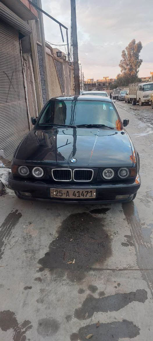 سلام عليكم 
بي ام 525 
موديل 1991
كبس كير اوتو فول 
نشاط فول 
تبريد شرط تدفه 
تواير جدد 
كهربائيات كامل شغاله 
سلايت 
مصبوغ عام بدون ضرر 
فقط تحويل هزا جديده
مكان السياره موصل جانب الايمن
سعر 50للبيع او امراوس 
***********
*********** موصل, نينوى
