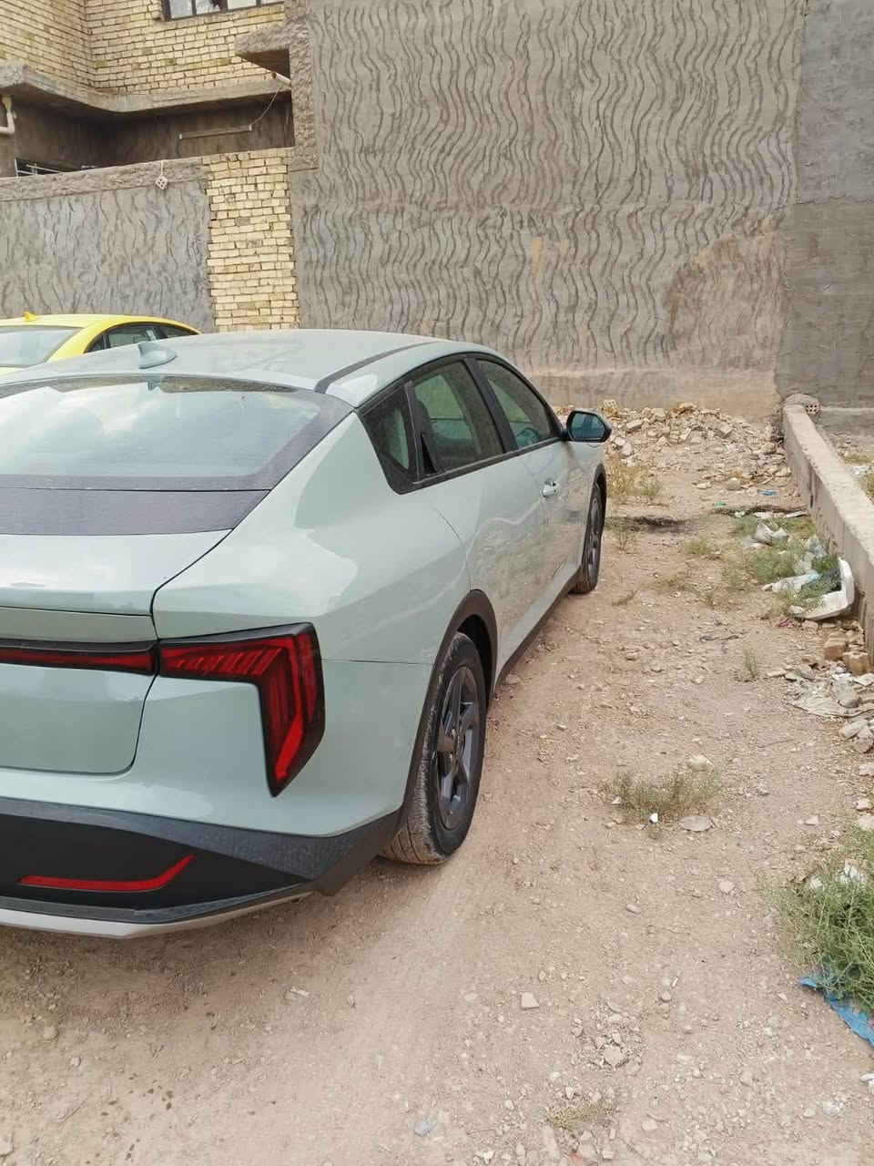 سلام عليكم كي فور مديل ٢٥ وارد امريكي حادثه خلفي محرك ٢٠٠٠ مكفول كير مكفول السياره نص فول بسمي مكاني بغداد حي البتول *********** السياره ماشيه ١٨ السعر ١٦٥
