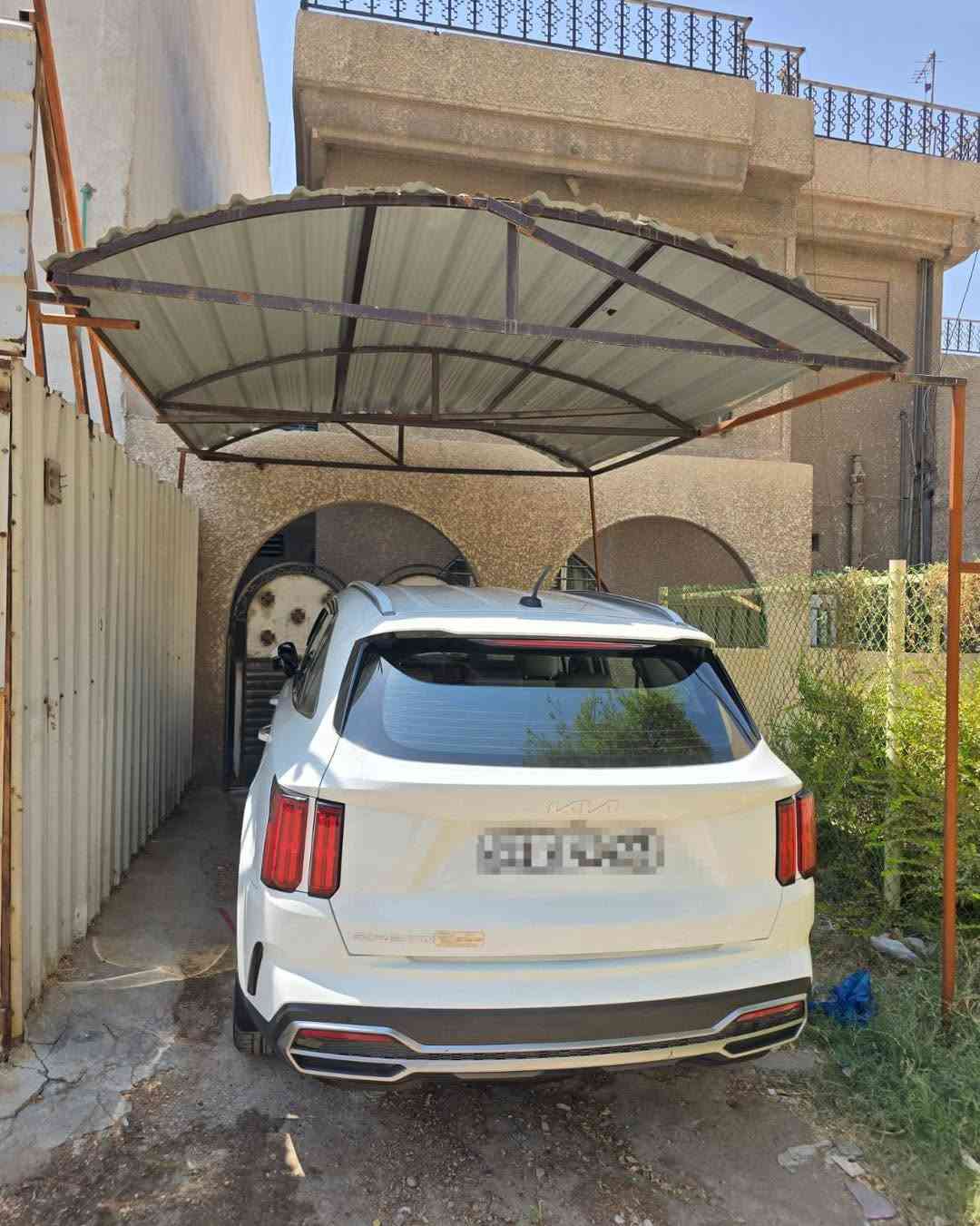 كيا سورنتو خليجي موديل 2023
السيارة جديدة ماشية 62 الف كم 

بيها بارد شخط بالباب خلف الصدر 
والجملغ الخلفي السونار مرفق مع الصور 

مواصفات السيارة 
(محرك 3500/ 6 سلندر ) 
كير ماوس المقاعد الامامية كهربائية 
قمارة حديد 
3 قطع تبريد ،اشارة بالمري 
تحكم بالستيرن 
السيارة باسمي بغداد مشروع وطني 

عنوان السيارة بغداد

🛑 السعر سوي تعليق يوصلك رسالة 💌

رقم هاتف  ***********
