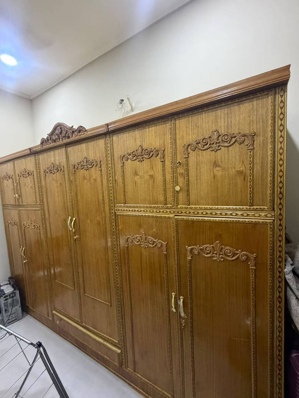 السلام عليكم كنتور ست ابواب وملحق غير مستعمل اخو الجديد مكاني بغداد السعر 300 وبي مجال للتواصل اتصال عله الرقم*********** بي وتساب
