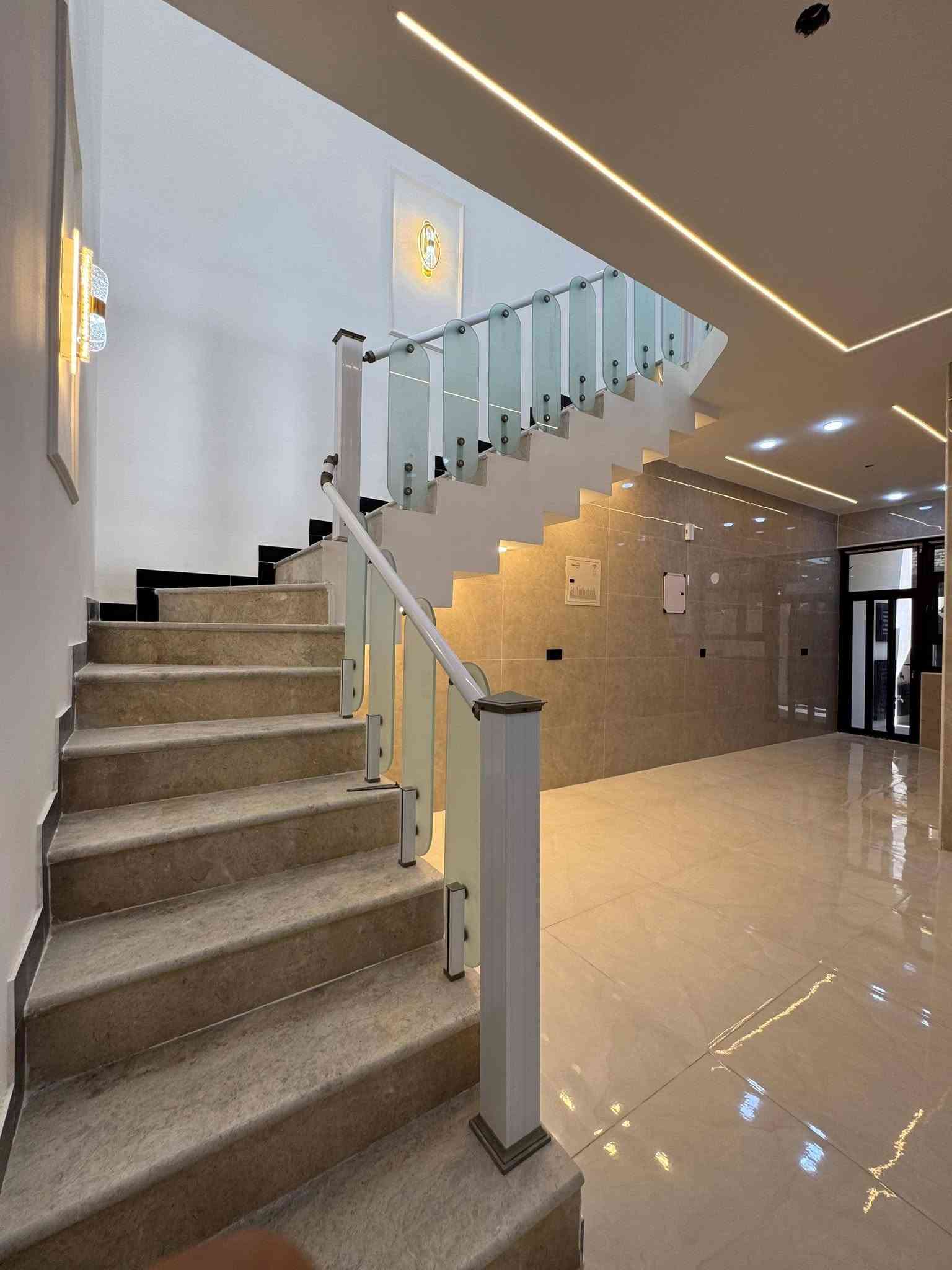 #مكتب_الشغف_للاستثمار_وتطوير_العقار
🏠#دار_للبيع   100متر واجهيه 6،25متر نزال 16متر
 بناء طابقين حديث 

يحتوي البيت. ع[3غرف نوم -استقبال -صحيات عدد 2- صالة- ومطبخ] البيت شغل درجة اولى 

🔶️مع كامل الخدمات
🔴ملاحضه البيت جاهز للسكن 🔑

⬅️نوع العقار  طابو زراعي سند 25 اقرار محكمه 

📍العنوان #بغداد_الدوره_البوعيثه   
      مجمع السلطان الثالث

🔴للاستفسار  خاص او الاتصال ع الرقم 
☎️***********
☎️***********
