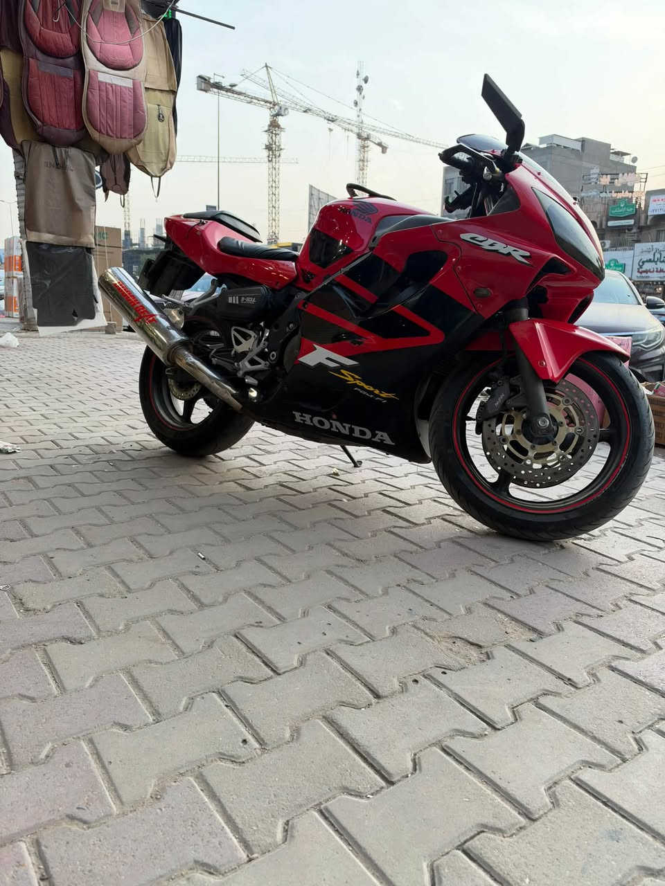 CBR ٦٠٠ • ٢٠٠٤ • مرقمة