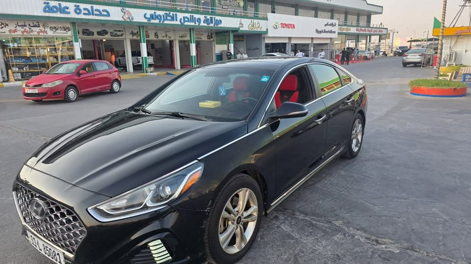 سيارة سوناتا 2019 للبيع فول مواصفات للأخير وارد امريكي محرك 2400 Gdi
السيارة بيها جاملغ وبنيد فقط صبغ والجاملغ الخلفي بارد يم قبق البانزين على كد شبرين مو اكثر والباقي شوف العين تجي تفحصها وتشوفها بعينك
الگير والمحرك والحدادية كلهن كفالة مابيهن ولا نقص والتبريد ماشاءالله مابي شي 
رقم السيارة بغداد الانكليزي شرط التحويل
السعر 132وبيها مجال
رقم الهاتف *********** البصرة الجزائر
