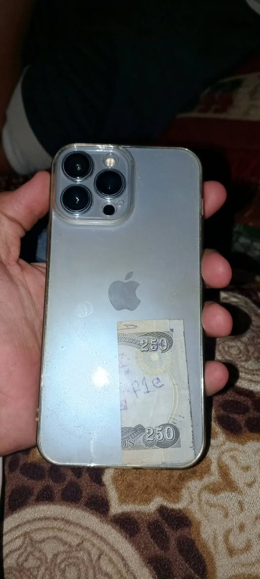 للبيع 

ايفون 13برو ماكس أمريكي 
بطارية 82 
ما مفتوح بي فطور بل كلاس 
***********

