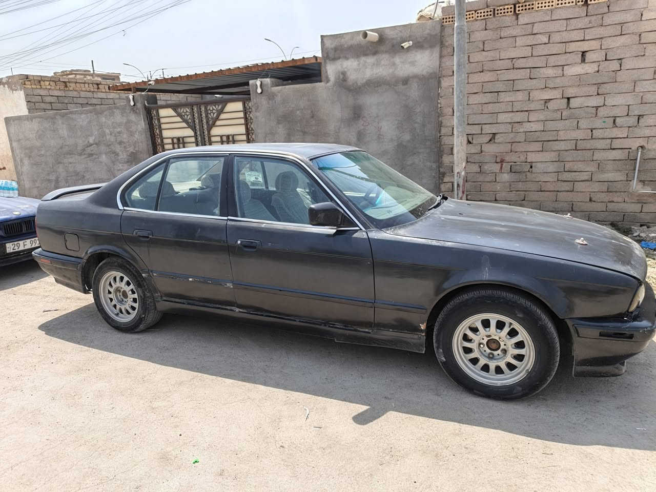 للبيع bmw موديل ٩٠ رقم نجف نكليزي سنويه ل٢٨ مكينه وكير
٣٠٠٠ ديلكو ياباني مكينه جديده وكير جديد 
حداديه تخم تاير باتري جام كهرباء كله شغال وجاهز
تبريد شغال نقص فقط غاز 
السياره بدون ضربه ولاخياس لايت زنون يدات جدد نقصه فقط 
درايمات السعر ٣٣ وبيه مجال مكاني ناصريه الغراف 
***********
