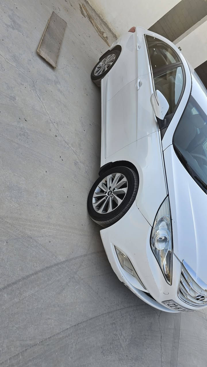 السلام عليكم
سوناتا  خليجي موديل 2014سياره كلش حلوه جاهزه مجهزه  بيه صبق قطعتين  بدون دواخل رقم سليمانيه تحويل ثاني يوم  مكينه جديده كير جديد تبريد ثلج  مكان سياره يوسفيه سعر 110وبيه شويه مجال   ***********//***********
