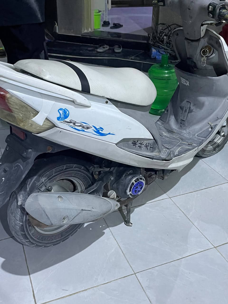 دراجه للبيع ماكس مغولي دراجه ما ناقصها اي شي كهربائيات كلها شغاله نكره سلف مكينه ناعمه شرط ما مفتوحه سعر 600 قفل شراي وتساب ***********
