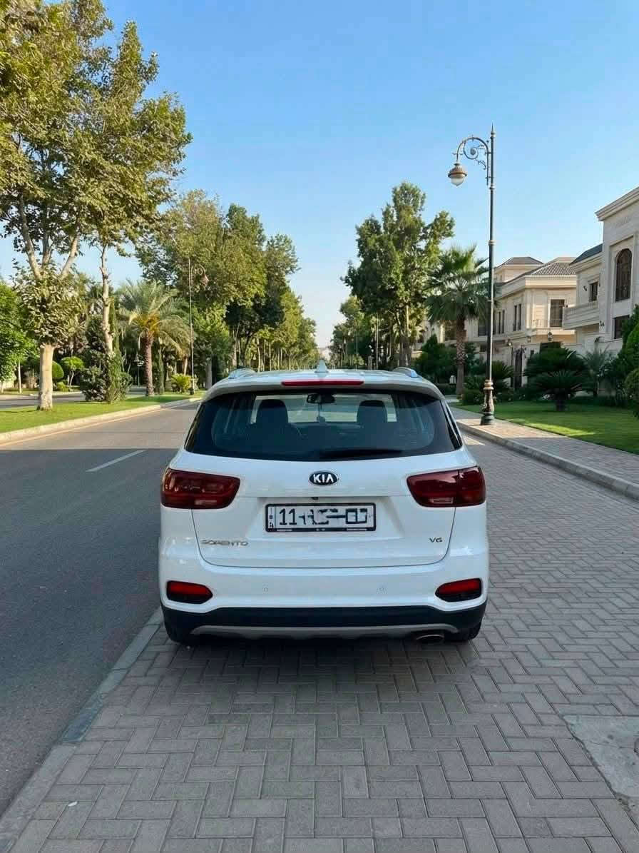 السلام عليكم
سورنتو 2020 خليجي  
فول الفول مواصفات 1/1
 رقم بغداد انكليزي الجديد
سنوية السيارة 2031
 ماشية 138 الف كيلو 

مواصفات السياره
سقف بانوراما
فور ويل
5 كاميرات 360 درجة
سايد بريك كهرباء
دوسات بلادية
اوتو هولد
كشنات الامامية تدفئة وتبريد
والخلفية تدفئة
اشارات في المرآة
مرآة شفط 
صندوق كهربائي 
كشنات كهربائي
كشنات جلد بيجي واسود
كشافات ضباب 
محرك 6 سلندر 3500
٧ راكب
فول تحكمات ستيرن
مثبت سرعة
حساسات أمامية و خلفية 
تبريد ثلاث قطع مركزي
٤ انظمة قيادة
تخم تاير جديد 
باتري جديد
مكان السيارة : بغداد الدورة

***********
