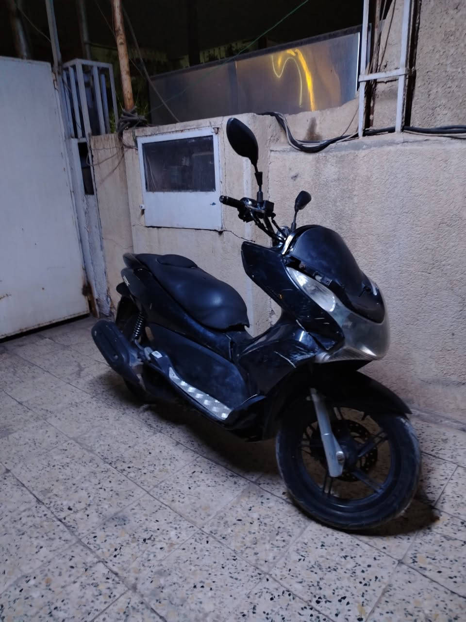 السلام عليكم bcx جيل الأول مكينه 150 دراجه حلوه ومرتبه مكينه بلاديه بيه نقص الكصه والجامه وضرر خفيف السعر بمليون وبيهه مجال بسيط او مراوس حسب القناعه مكاني بغداد الدوره *********** واتساب فقط
