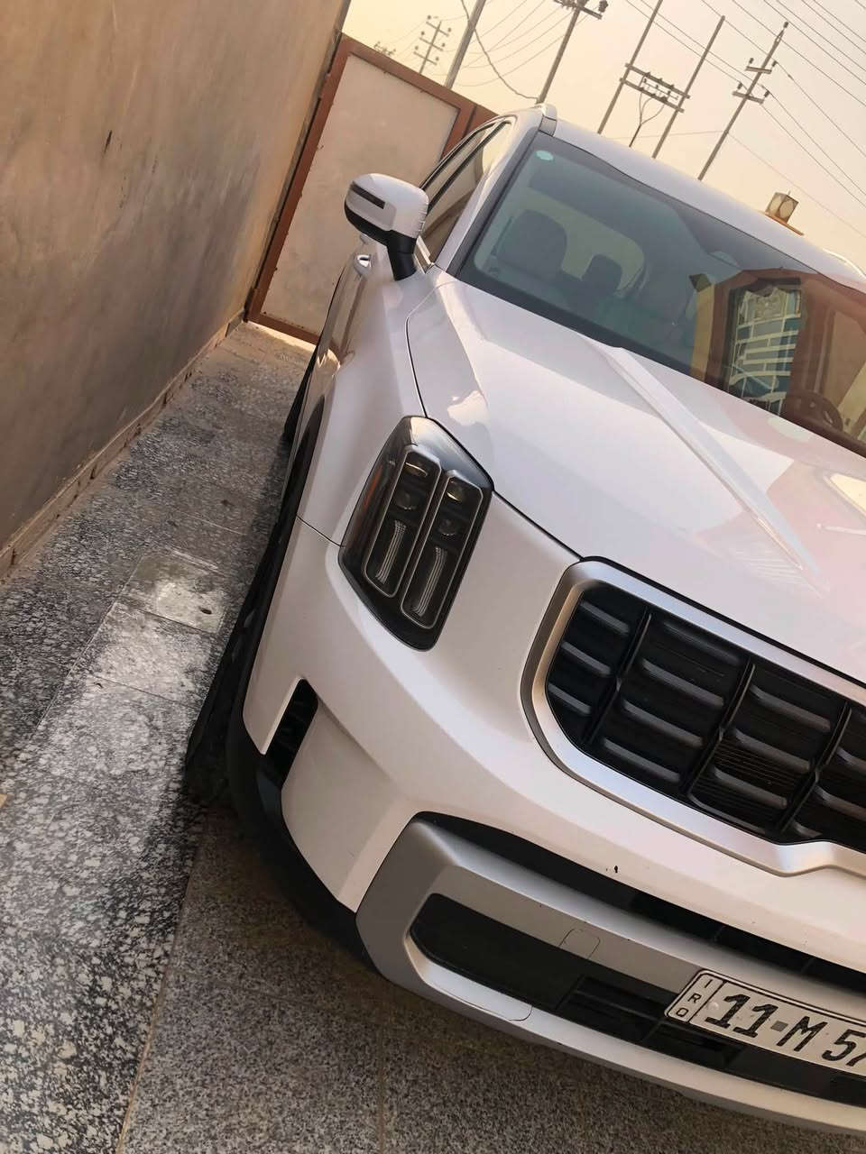 للبيع او المراوس
كيا تيولورايد موديل 2024
 فئة:S
ضررها نص قبق جنطة صبغ بدون تبديل ولا ايرباك
بصمة 
تشغيل عن بعد
كشن منفصل VIP
كشن جلد 
داخل صحراوي 
٤ وضعيات قيادة 
اشاره ب المرايا 
رادار امامي خلفي جانبي 
تحكمات ستيرن فول 
شاحن لاسلكي + منفذ شحن مع كل كشن
اوتو هولد 
هاند بريك كهرباء ، مانع انزلاق ومنحدرات 
حساس خلفي 
ويل ٢٠
٣ قطع تبريد
اطفاء ذاتي 
وتيولرايد معروفه مواصفات S بعد
ماشيه حاليا ٦٥ الف km قابل للزياده 
للبيع او المراوس السعر ٢٨٢ مع مجال بسيط 
مكان السياره الديوانية 
للتواصل والاستفسار اكثر على الرقم 
***********
