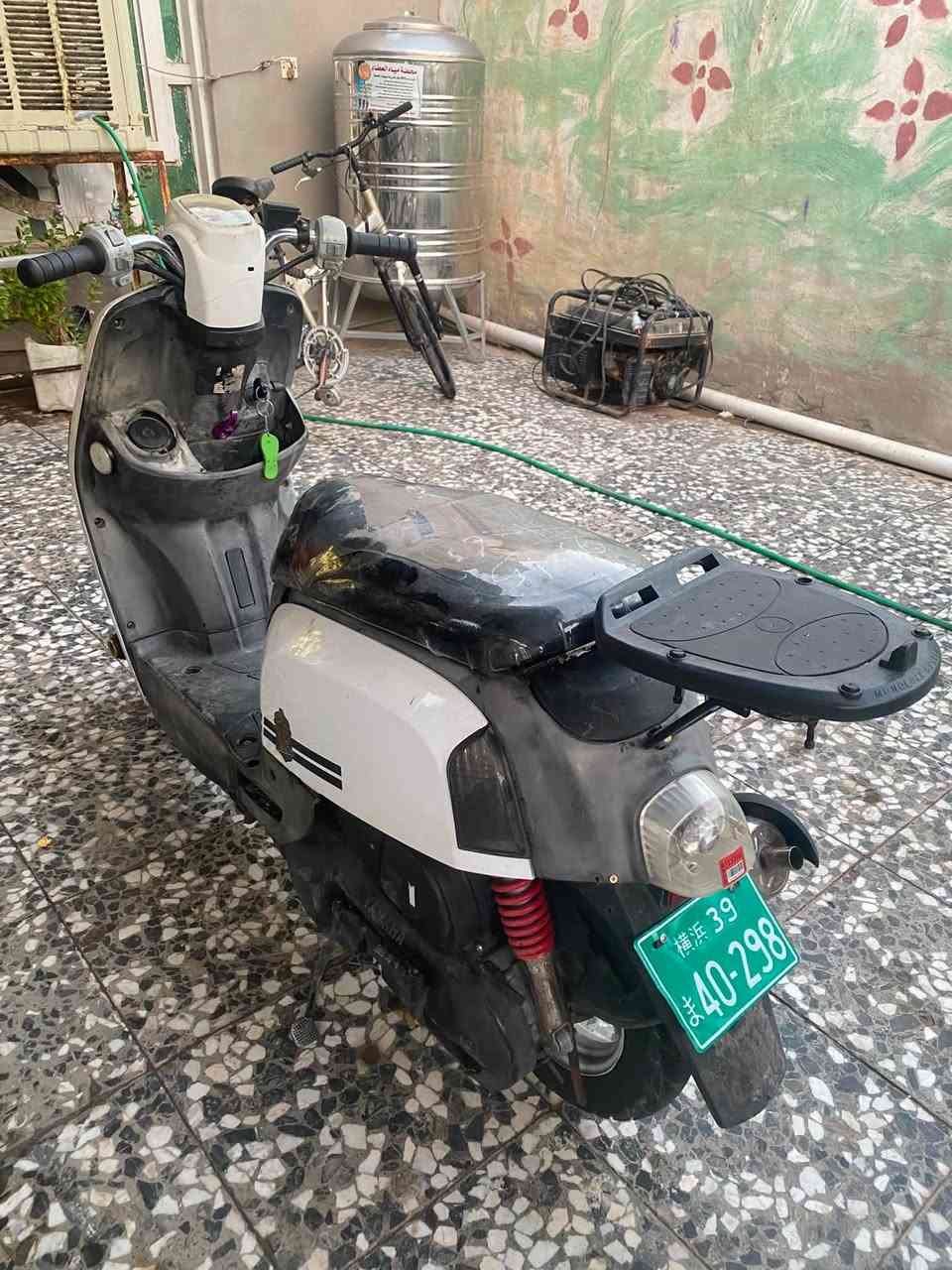 بوليس للبيع جديده ما مفتوحه بوشه ٤٩ شلعه ومعدل كهربيات شغاله سعر ٧٠٠ وبيه مجال ***********
