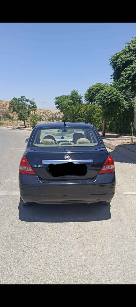 نیسان تیدای 2011 ی ناوزەزد ‌                                                   چوارجام کارەبای شاشەئایپد.قوفڵ مەرکەزی چوارتایەی لۆکی لەژێردایە .سەنەوی تا2027تازەیە.گێڕومەکینەی بەشەرت .تەبریدساردوگەرم .تەحویل وخەرامەبەشەرت .220هەزاڕڕۆیشتوە.تەنهادووپارچەی زۆربچوکی هەیەلەسەربۆنیتەئەویش بێ ناوگرتن.85 .*********** السليمانية, العراق
