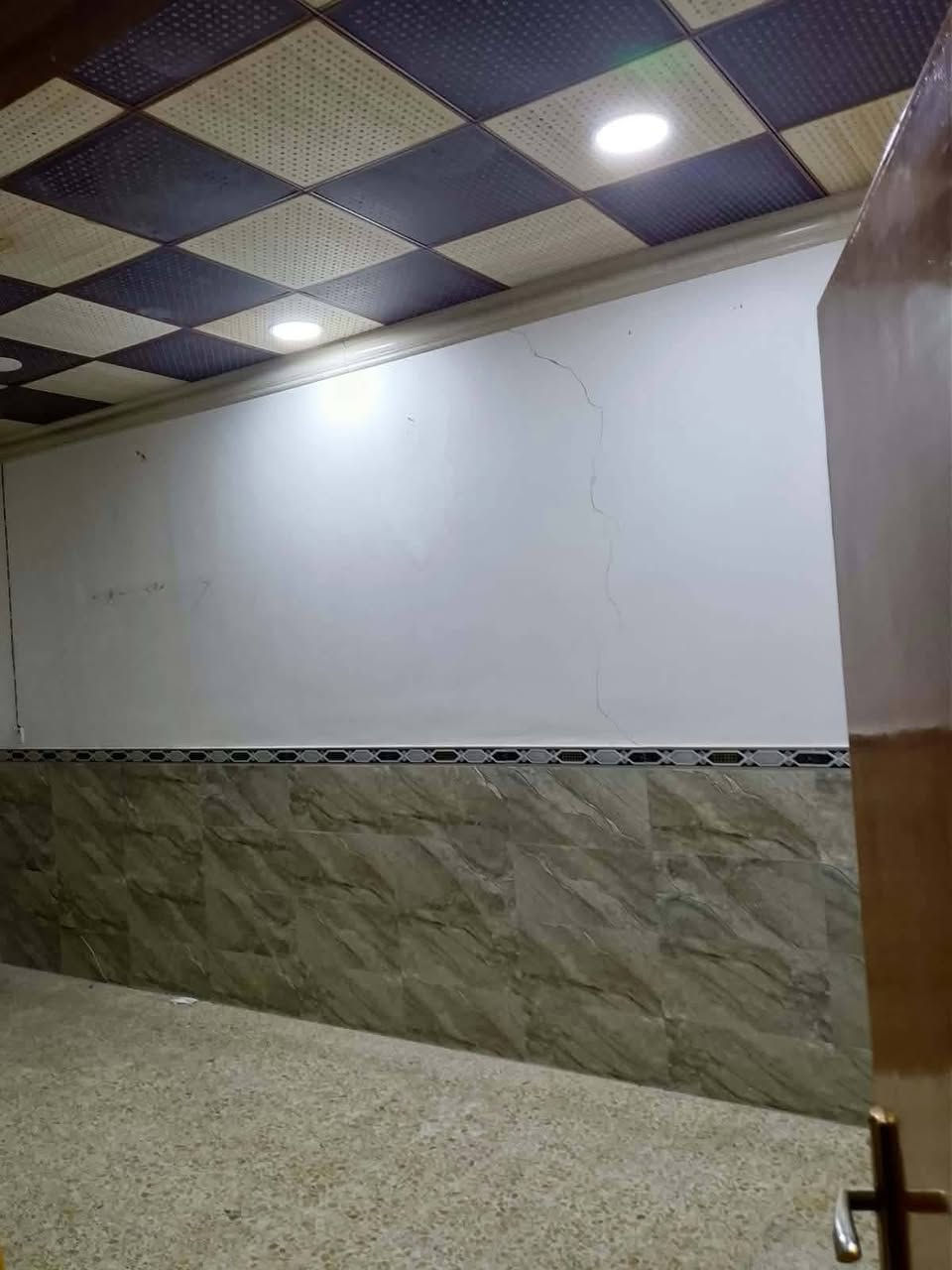 شارع المطار القديم • ١٠٠م • واجهة ٥م