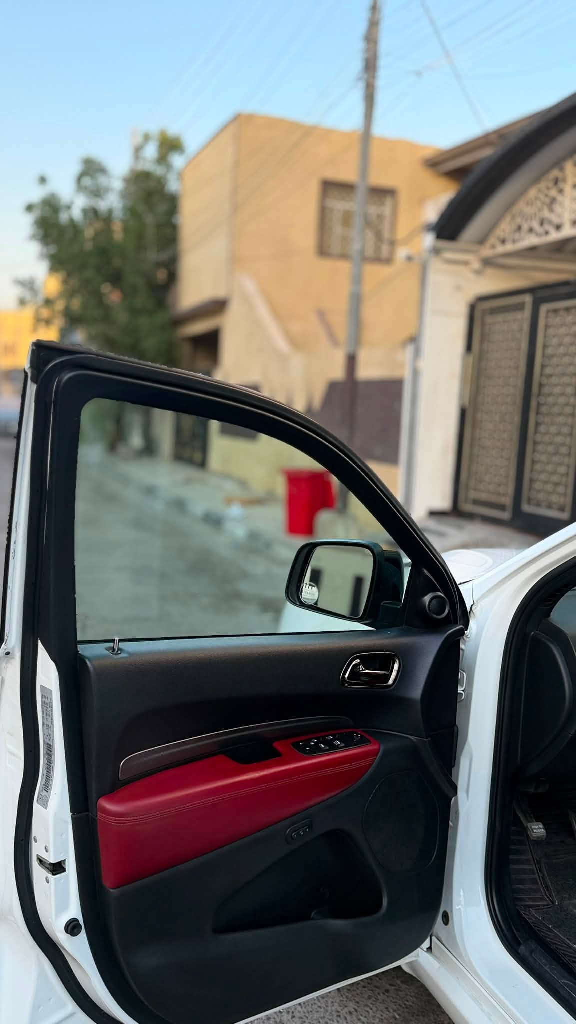 السلام عليكم دوج دورنكو موديل 2020 وكاله هارلم كندي كلين تايتل هزه ورقم سليمانيه الجديد R/T ماكس فول مواصفات فتحه كشنات جلد احمر تدفئه تبريد ستيرن كهرباء حساس امامي خلفي جانبي رادار امامي خزن ميموري باب خلفي كهرباء 3 شاشات تشغيل عن بعد 
كفاله ضربه وتبديل وصبغ وبارد حته الدعاميات مكينه وكير كله كفاله ماشيه 70 
جديده السياره. 
العنوان: بصره 
رقم الموبايل: ***********
