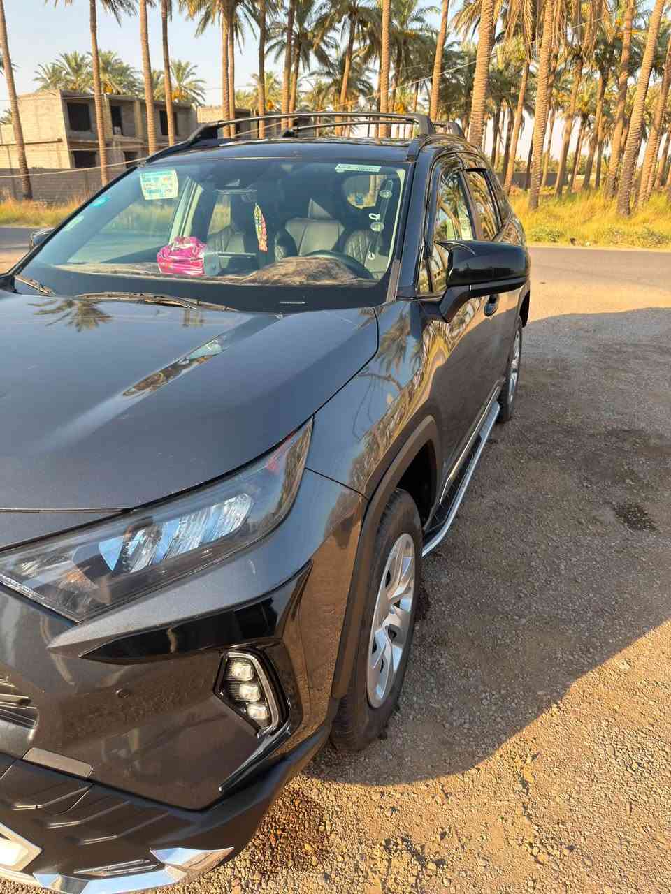 السلام عليكم
راف فور أمريكي موديل 22 بانزين 
مواصفات LE  فور ويل 6 أنظمة قيادة 
حادثها بسيط ؏ خاص ادزلك حادثها 
ماشيه 116 كيلو السيارة حلوه وجديده بمعنى الكلمة استخدام شخصي السعر 230 وبيها مجال *********** اتصل وتدلل
