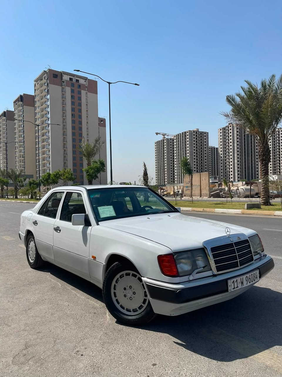مرسدس دب
محرك300 قبق اسود
كير اوتو 
موديل ١٩٨٨ محدث ٩١ ترايش فقط مغيرها 
تبريد منضومه كامله مبدلها تبريد انجماد 
كراسي مخمل كهرباء 
سلايد طكتين
بلاديه بيها صبغ ٤ اقطع اثر جراد مال جادر 
ماشيه٢٥٣ الف كيلو حقيقي 
تخم تاير 
اريل كهرباء 
السعر ٧٩$ بيها مجال قليل لجادين بالشراء ولا احد يعاملني بالتلفون 
مكان بغداد نفق الشرطه حي حطين شارع سفارات 
*********** 
اخوكم ضياء الاسدي

