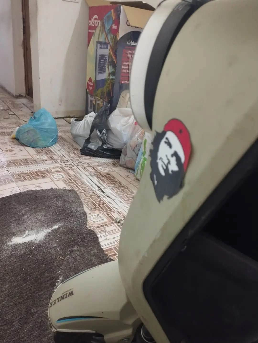 سلام عليكم عندي دراجه شحن R9دراجه'كلشي مابيه بس قبل 3يام'نكلبت'بيه وريد أبيعه دراجه بس ل كفر مكسور وشخوطه'شي بسيط و دكمه'مال هورن بس يرادله تبديل دراجه ملفه1200بطاريات'جديده مصطره'سرعته 65حقيقي'***********
