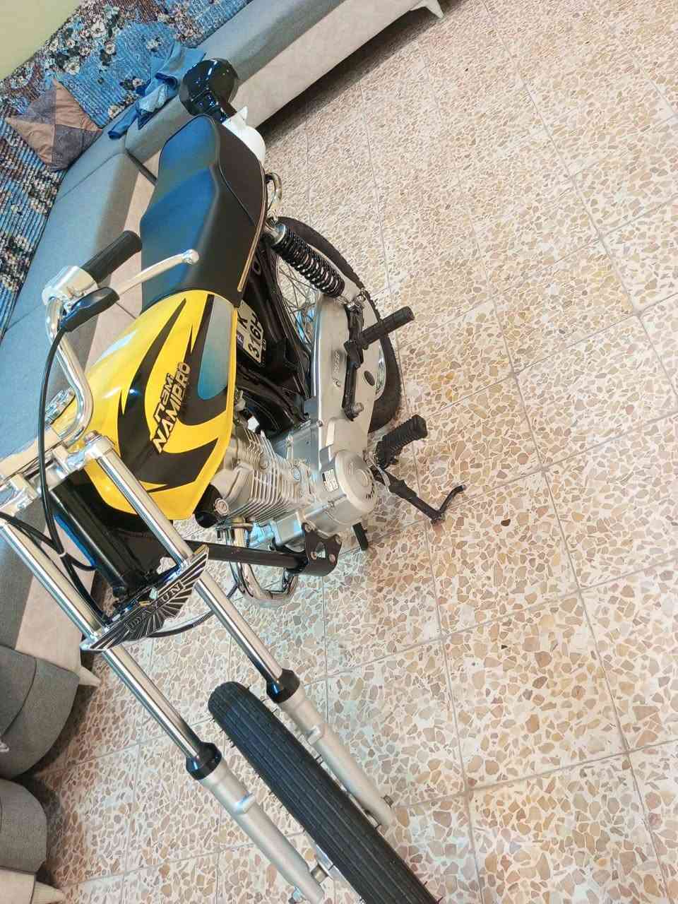 سلام عليكم شباب دراجه للبيع ايراني اصلي مديل 21 اوراق اصولي  الدراجه شوفت عينك ماعايزه برغي واحد  مكاني نجف كوفه سعره 850 وبيه مجال هاذا رقمي خابرني وبيك خير وتدلل ***********
