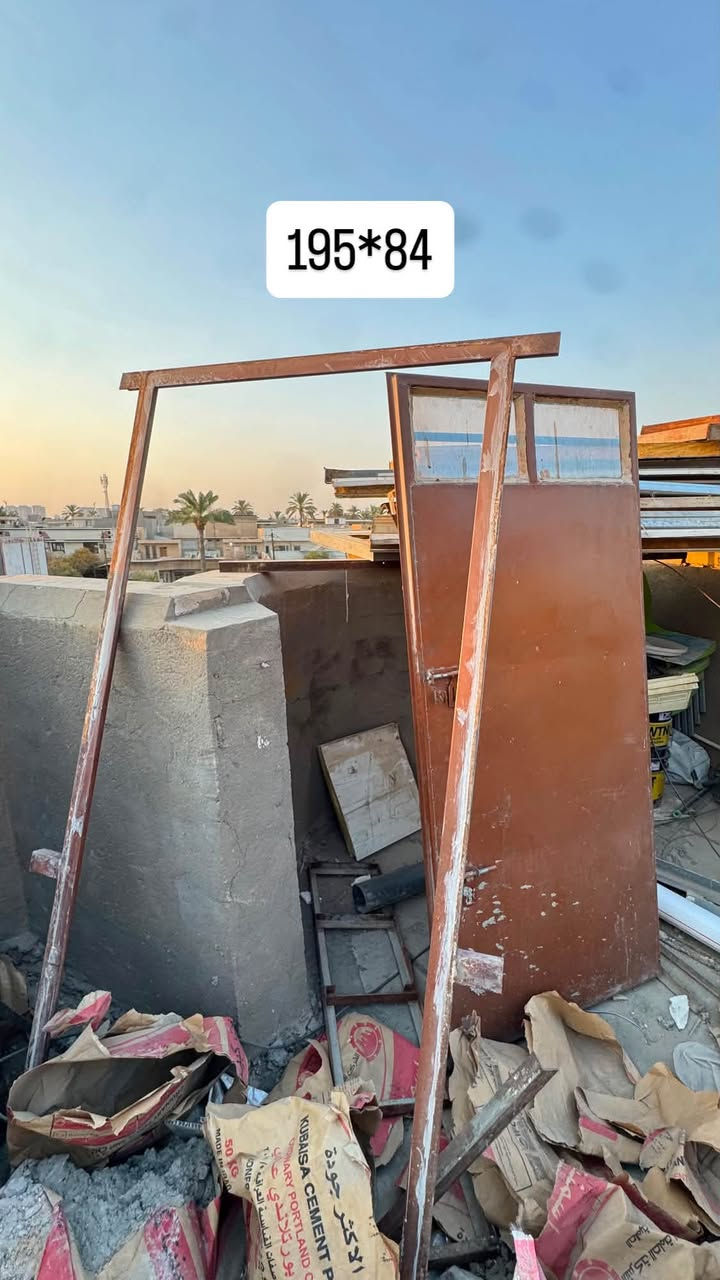 للبيع ***********

نص مكتوب في الصور:
- 2 متر* 118
- 2 متر* 87
- 195*84
- 203*93