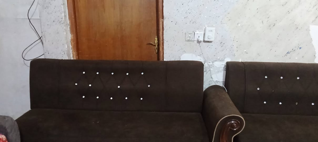 السلام عليكم
ديوان للبيع 10 مقاعد نضيف اي عيب مابي
السعر : 125 الف بي مجال قليل
العنوان خانقين 
***********
