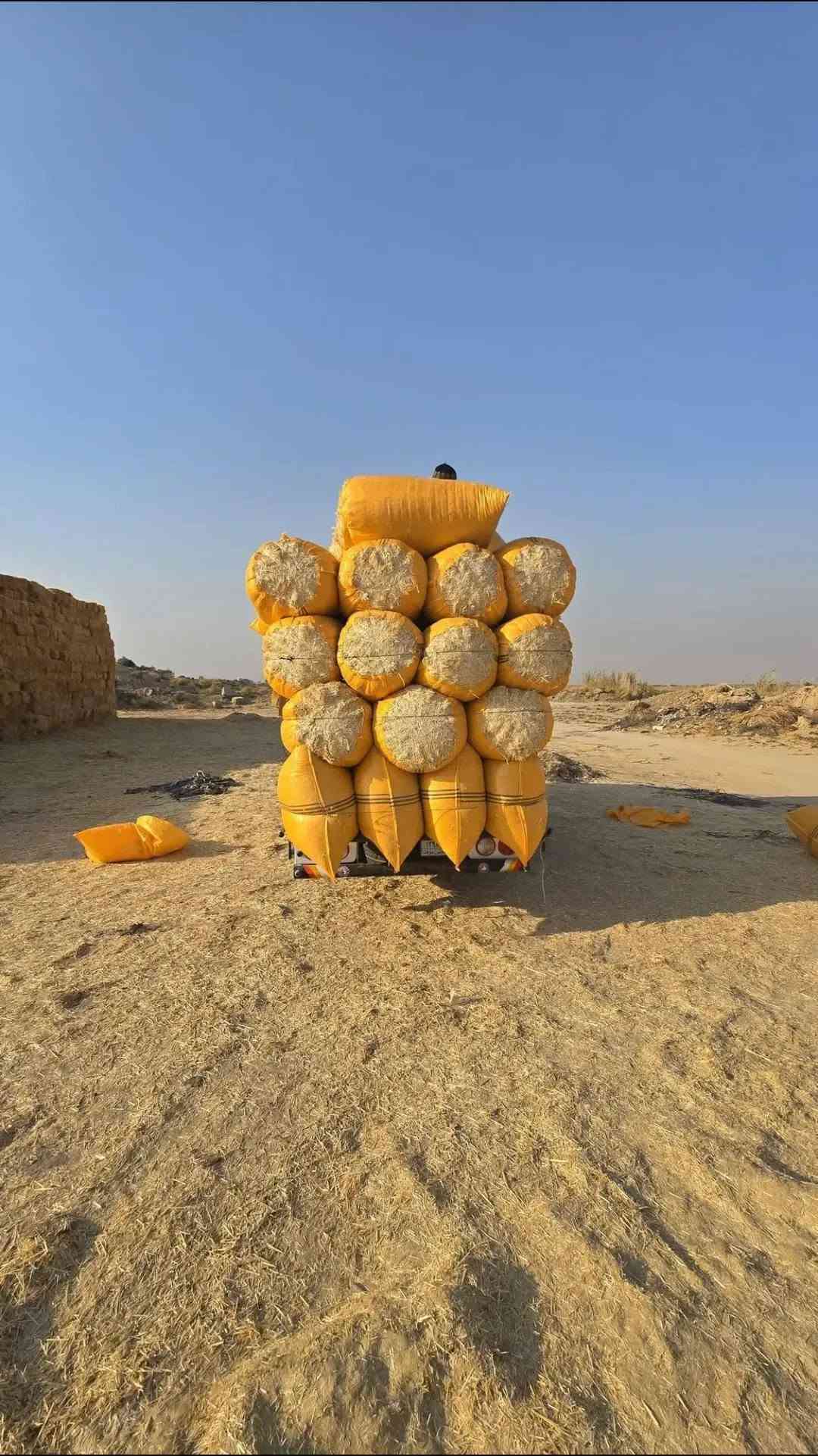 تبن مطحون واصل جميع محافظات العراق جميع أحجام الجيس موجود كل حجم اله سعر ترس فول وتبن نضيف شرط للاتصال واتساب أو اتصل ***********

نص مكتوب في الصور:
- زوجة ٣ واصل ٦٠ في ٨٠
- ٦٠ في ٩٠ زوجة ٣ ونس
- ٧٠ في ٩٠ زوجة ٤ ونص واصل
- ٧٠ في ٩٠
- ٦٠ في ٨٠
- ٠٧٧٣٣٧٥٨١٥ واسط
- عرض 90 طول 115