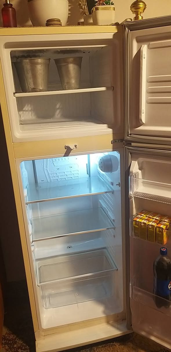 يالله سلام عليكم ثلاجة توسوت استعمال 3 اشهر فقط بعدهي لزكات شركة لله شاهد مطلوب ومستعجل عله بيعه سعره 350 محتاجهة وبيعها مستعجل قيم بما يرضي لله 

مكاني زبير قرب صيطرة الفيحاء ***********
