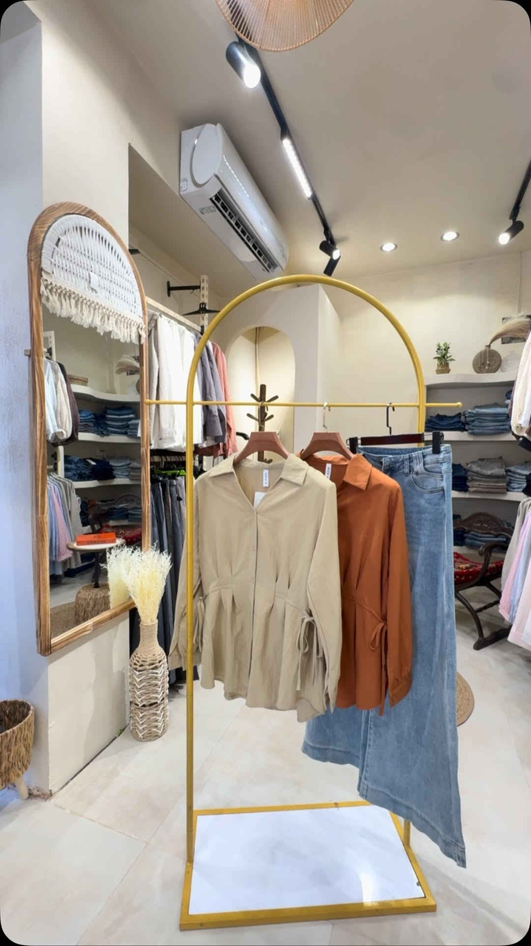 ازياء احمد شانيل 👗💃🏼👚👒
بغداد / الحرية / الثانيـه/ مجاور معرض الامامين ❤️👋🏼🤷‍♀️
جديد 💯🙋‍♀️👗🕶🇮🇶🇹🇷
يوجد لدينا خدمة توصيل 🚕🚗🚕🚗
‏للتواصل واتساب ***********
