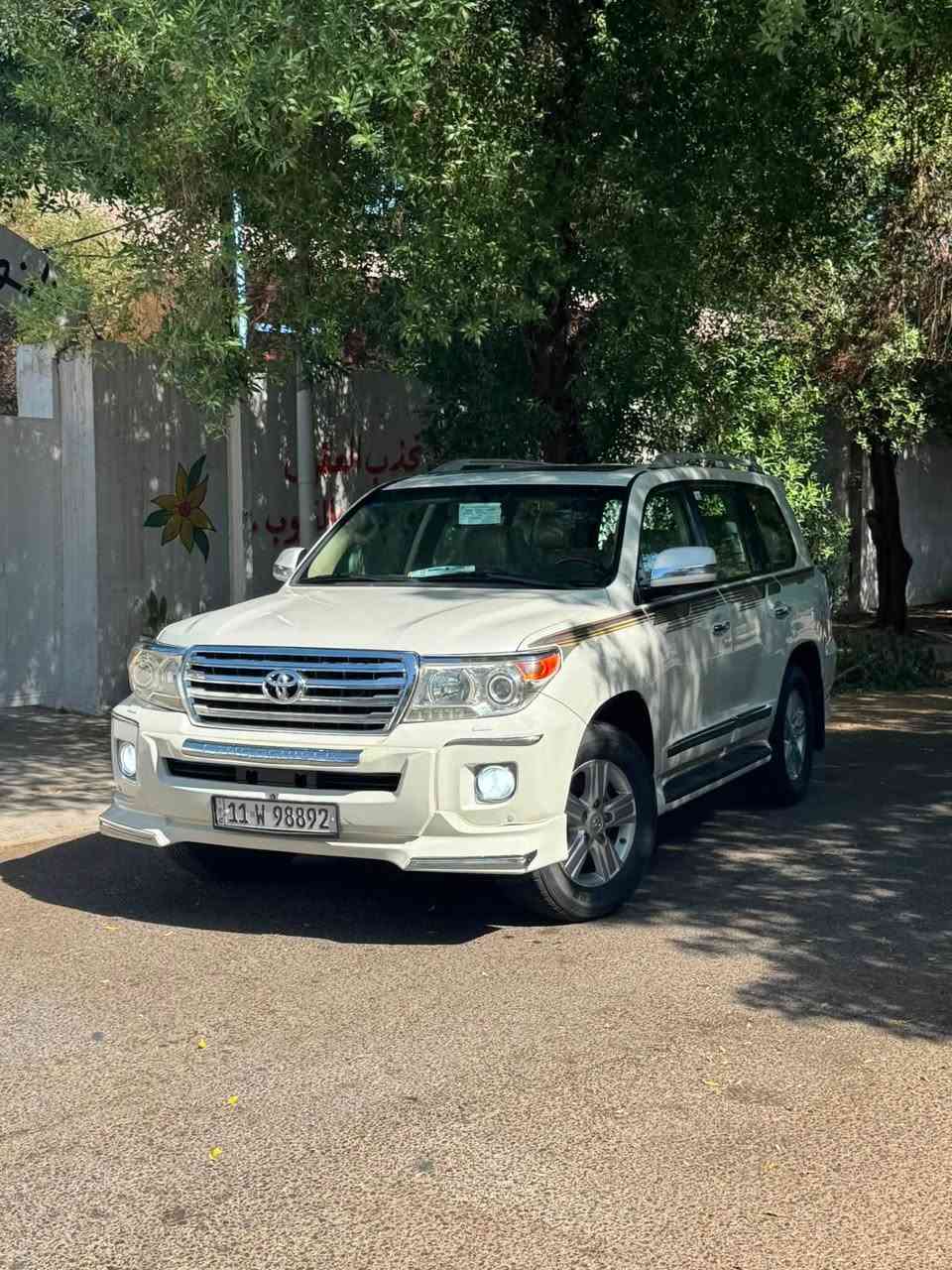 السلام عليكم للبيع
لاندكروز بريم اصل موديل 2014

V6 4000
فول مواصفات GXR 

سيارة جاهزة تخم تاير جديد وحدادية مناقصة برغي

ماشية 212 الف كيلو حقيقي 

مكينة وكير مكفول من كلشي

بيها الصندوق صبغ على كد الطخه وباقي جنطة بس رش
 سيارة مكانها بغداد الاعظمية الصليخ 
 
باسمي تحويل مباشر 

السعر 37.500 وبيها مجال والشراي ماقصر ويا 

استفسار *********** ابراهيم
