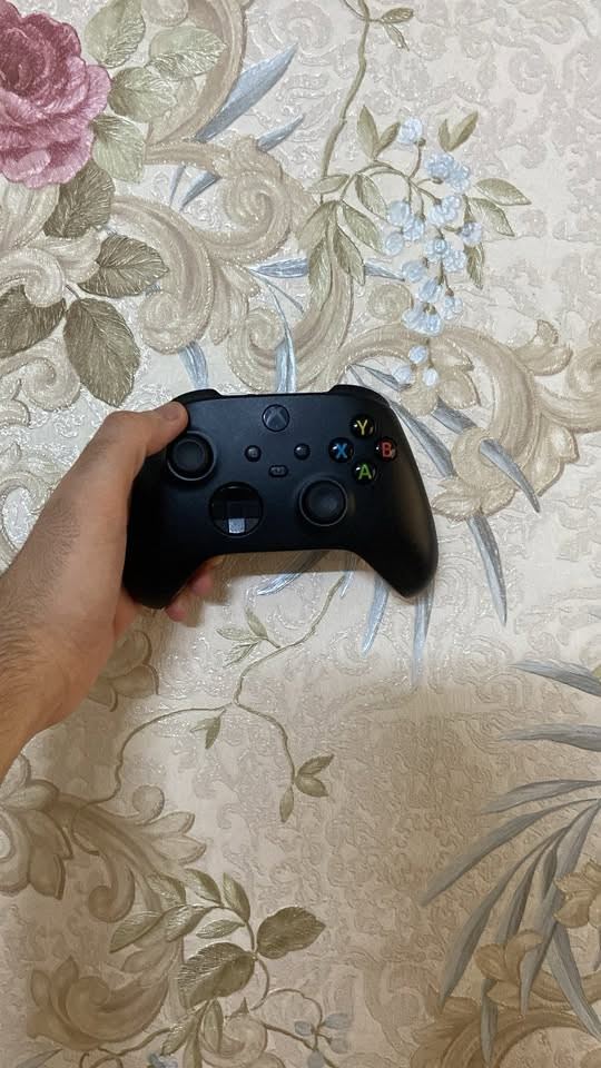 اكس بوكس ون اس • ٥٠٠جيجا • مع جوستك سيريس اكس