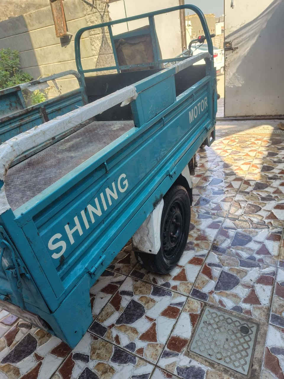 سلام عليكم ستوته جمره للبيع اوراق سكنر موديل 19كله شغاله دشبول اليكتروني نقص بس هورن عنوان حله قرب شريفه بنت الحسن سعر 1250 مليون وربع رقم ***********
